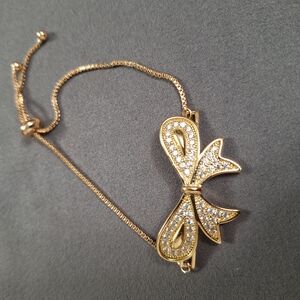 Elegant Gold Bow Bracelet